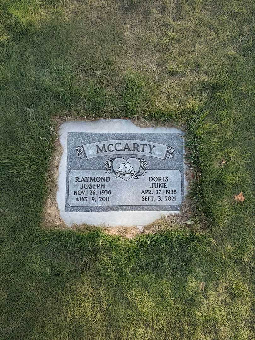Doris June McCarty's grave. Photo 2
