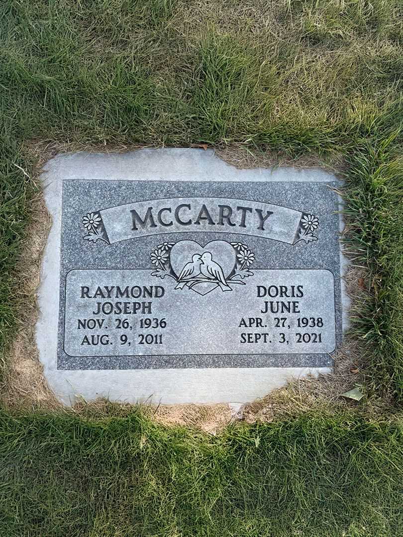 Doris June McCarty's grave. Photo 3